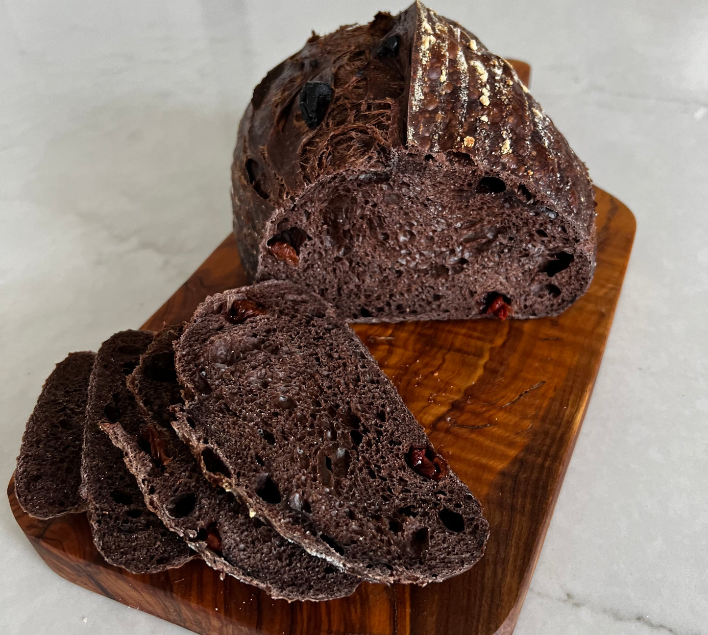 Kakao: Dark Cocoa with Dried Cherries